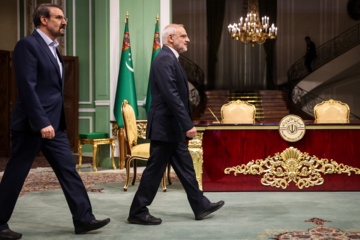 Rencontre du Président du Conseil du people du Turkménistan avec le président Pezeshkian 