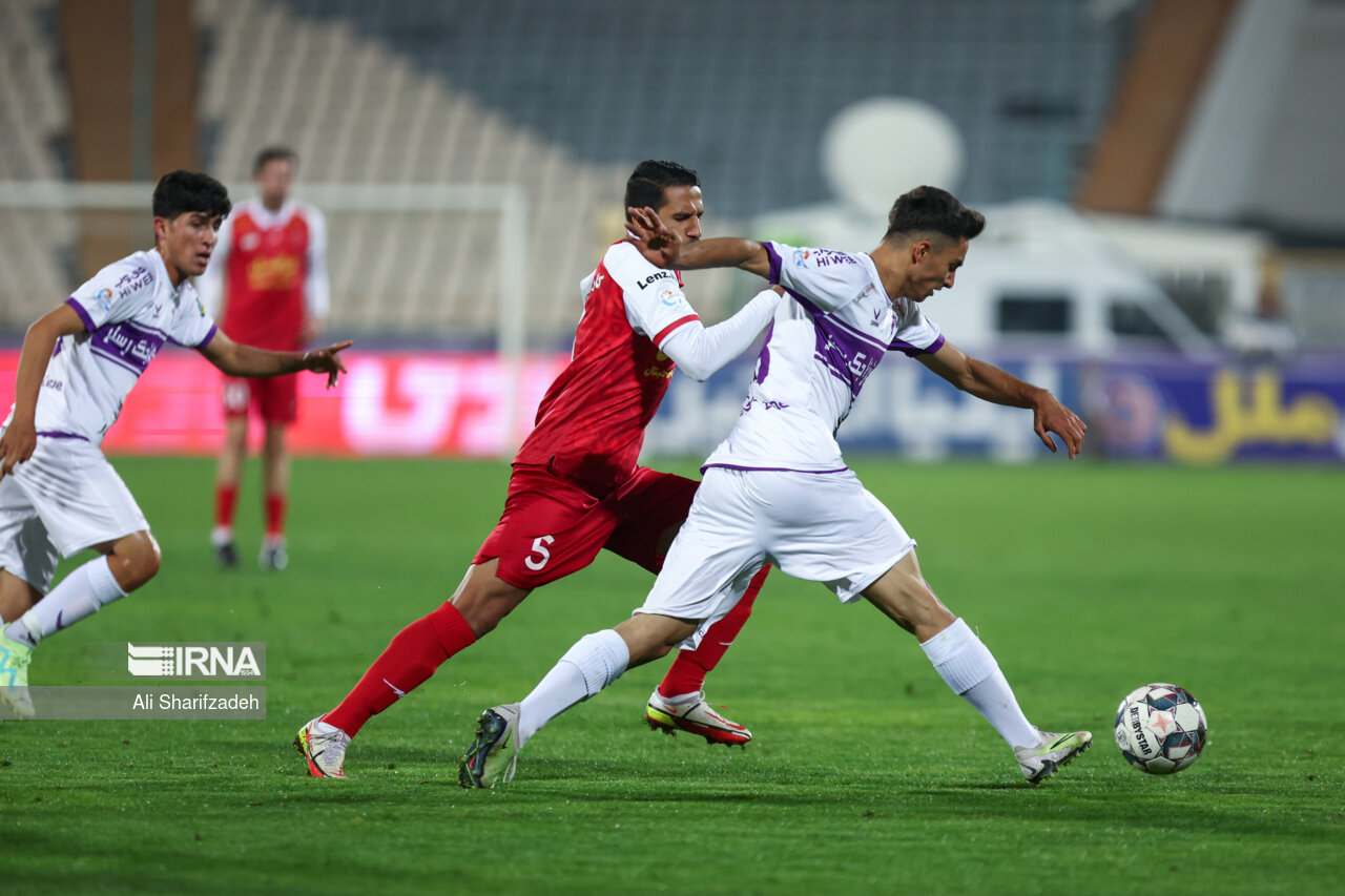 لیگ برتر فوتبال- پرسپولیس و هوادار