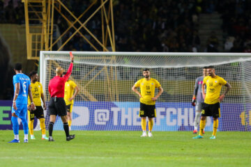 Football match between Sepahan and Al-Hilal