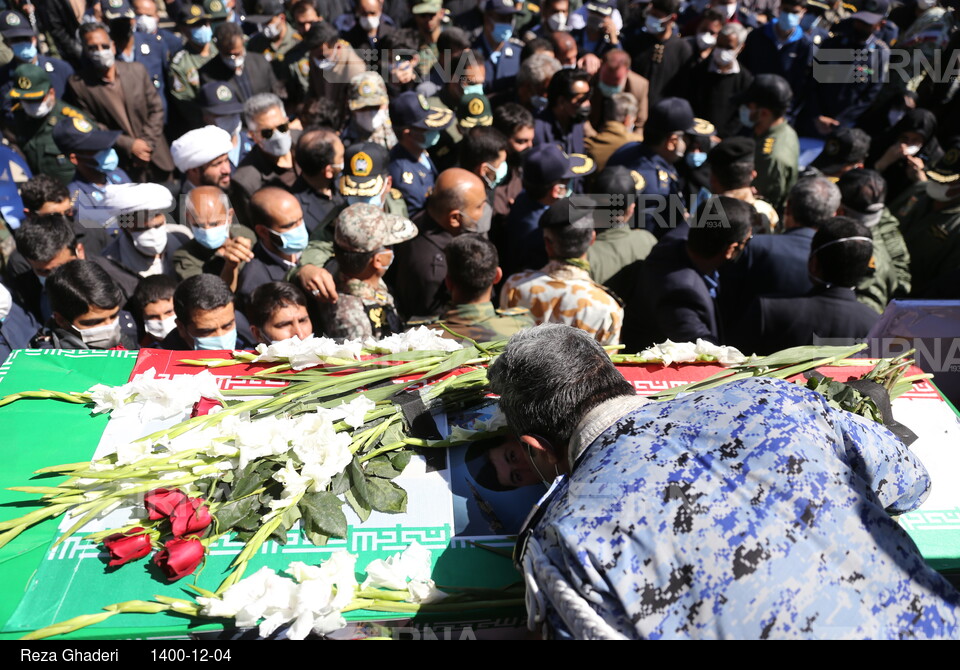 تشییع پیکر خلبان شهید صادق فلاحی در شیراز