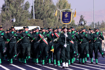 Le défilé des forces armées iraniennes à l’occasion de la Semaine sacrée de la défense