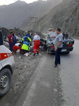 ریزش سنگ در جاده هراز یک فوتی و چهار مصدوم برجای گذاشت