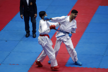 Téhéran (IRNA)-La première semaine du deuxième tour de la Super Ligue de Karaté des Clubs Masculins s'est tenue ce samedi soir (7 décembre 2024) à la salle de volley-ball Hijab de Téhéran. 