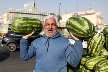 Compras para la noche de Yalda en Teherán