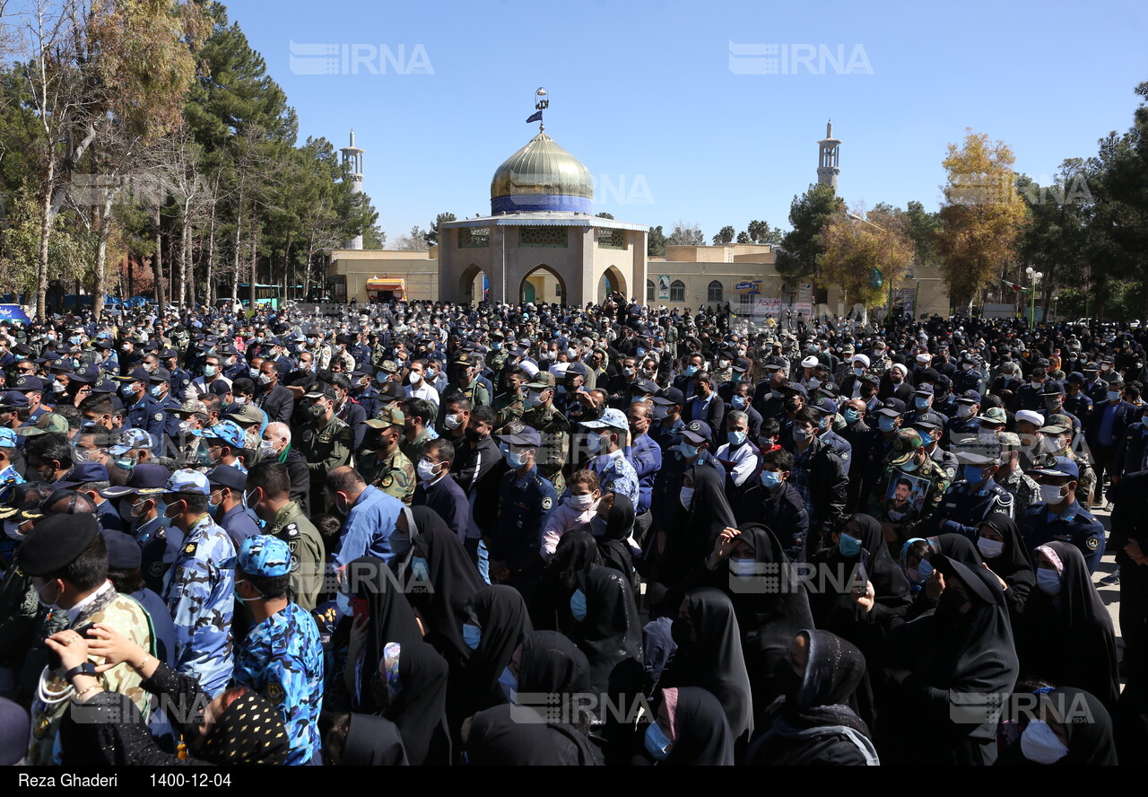 تشییع پیکر خلبان شهید صادق فلاحی در شیراز