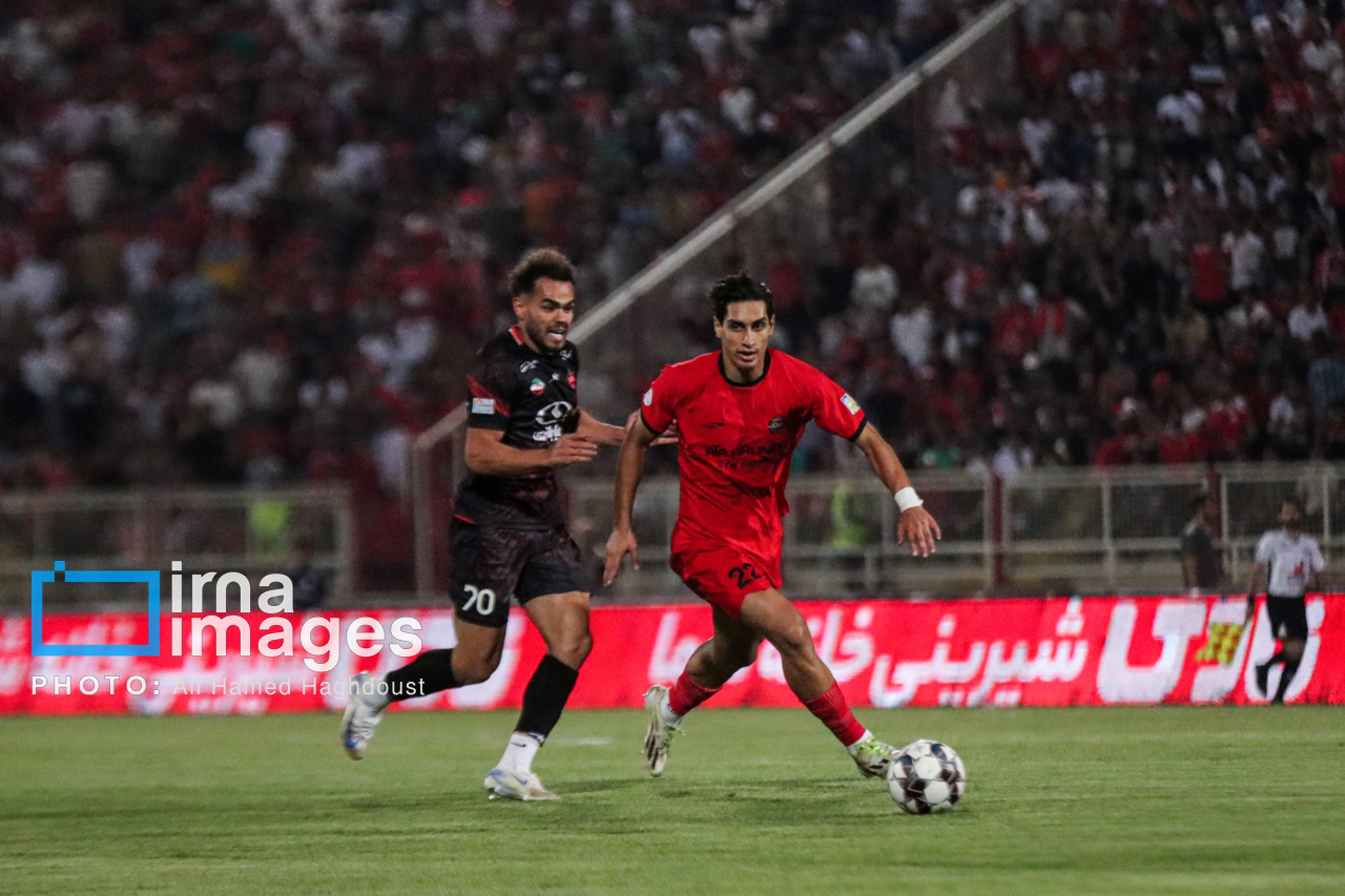 لیگ برتر فوتبال- تراکتور و پرسپولیس