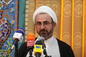 امام جمعه ایلام: جامعه با ترویج گفتمان قرآنی سامان می یابد