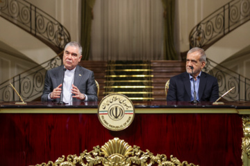 Rencontre du Président du Conseil du people du Turkménistan avec le président Pezeshkian 