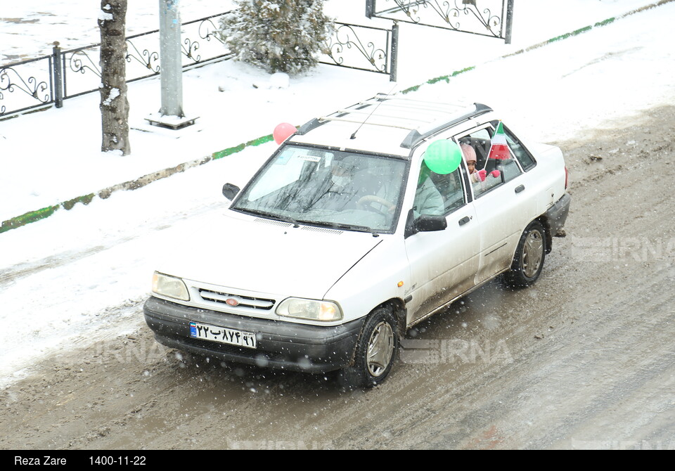 حضور دهه نودی‌ های اردبیل در جشن انقلاب