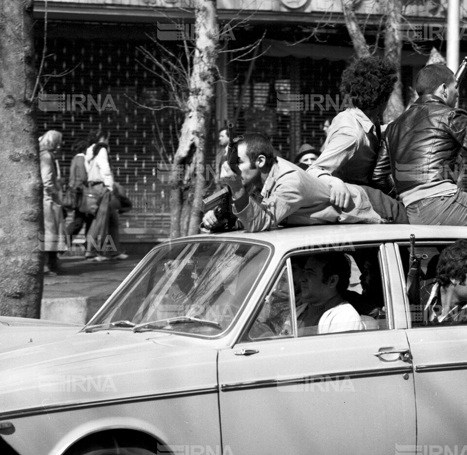 روزهای انقلاب - صحنه هایی از قیام مردم تهران