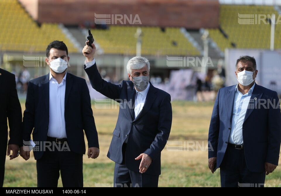 بازدید وزیر ورزش از مجموعه دوومیدانی آفتاب انقلاب