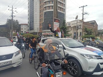 قهرمان سنگین‌وزن کشتی آزاد جهان با استقبال آملی‌ها به زادگاهش بازگشت