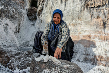 کوه نمکی جاشک