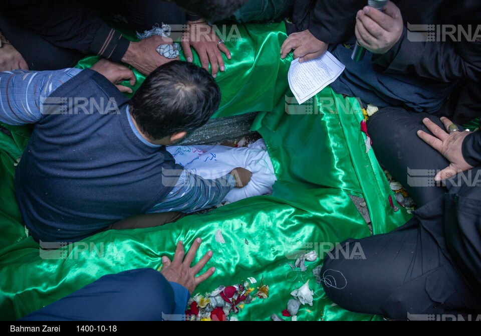 خاکسپاری شهید گمنام در صدا و سیمای مرکز کرمانشاه