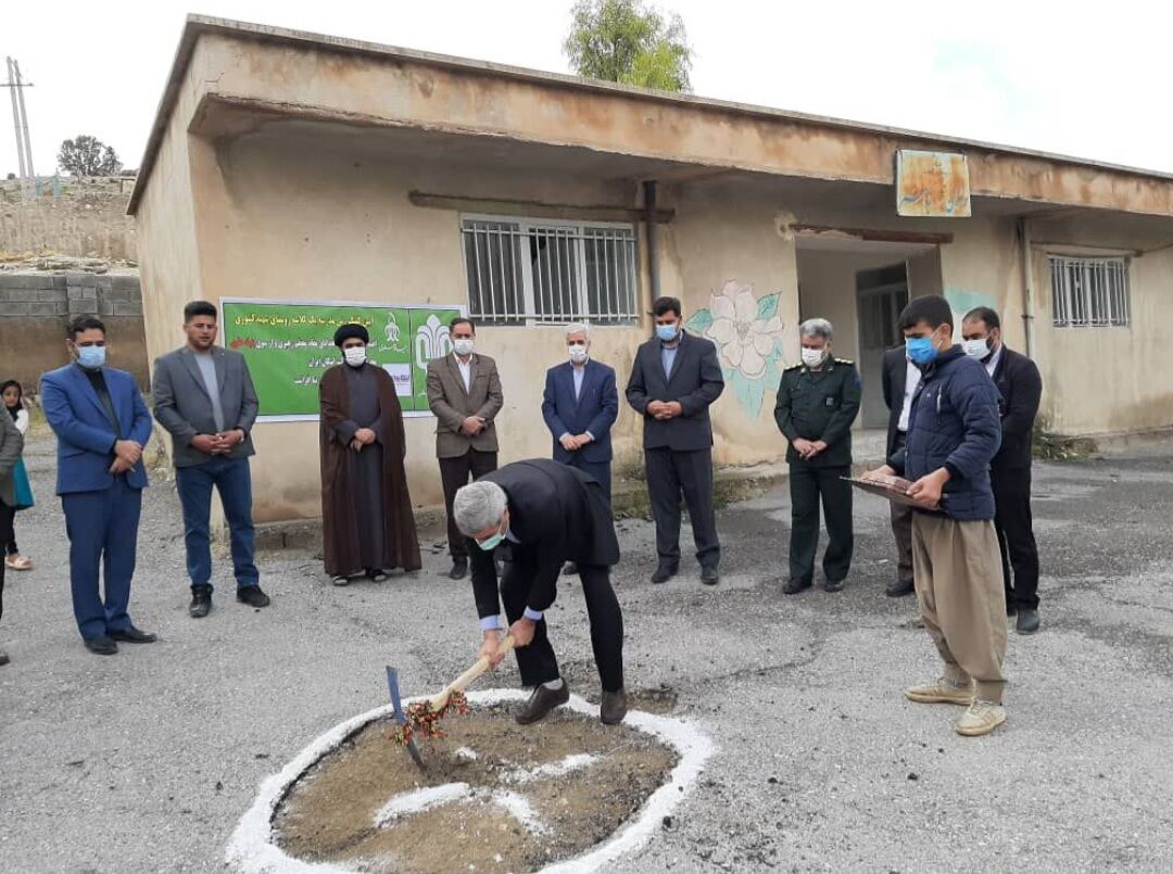 عملیات احداث 2 مدرسه روستایی در ملکشاهی آغاز شد