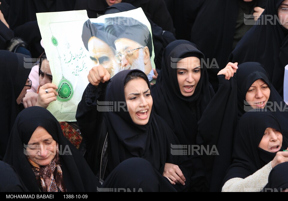 راهپیمایی مردم تهران در اعتراض به هتک حرمت روز عاشورا