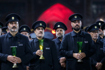 “Jotbe Jani” en el santuario del Imam Reza (P)