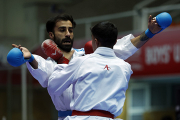 Téhéran (IRNA)-La première semaine du deuxième tour de la Super Ligue de Karaté des Clubs Masculins s'est tenue ce samedi soir (7 décembre 2024) à la salle de volley-ball Hijab de Téhéran. 