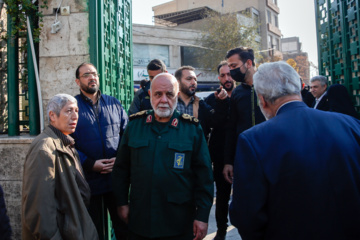 حضور سردار «ایرج مسجدی» معاون هماهنگ کننده نیروی قدس سپاه در تشییع پیکر شهید «کیومرث پورهاشمی»