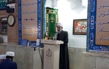 امام جمعه سنندج: فرهنگ تعاون و کار در جامعه گسترش یابد