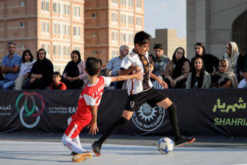 Competiciones callejeras de baloncesto y fútbol en Tabriz