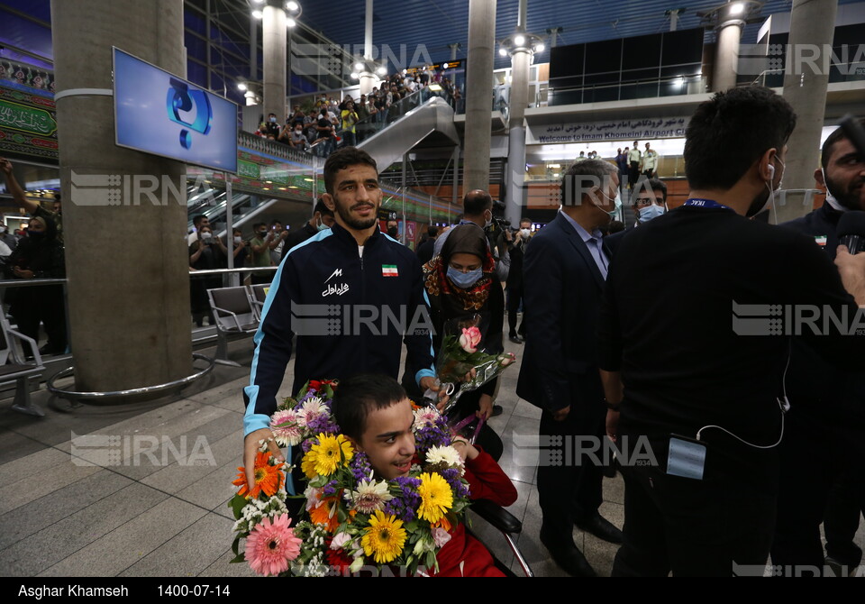 استقبال مردم از تیم ملی کشتی آزاد ایران