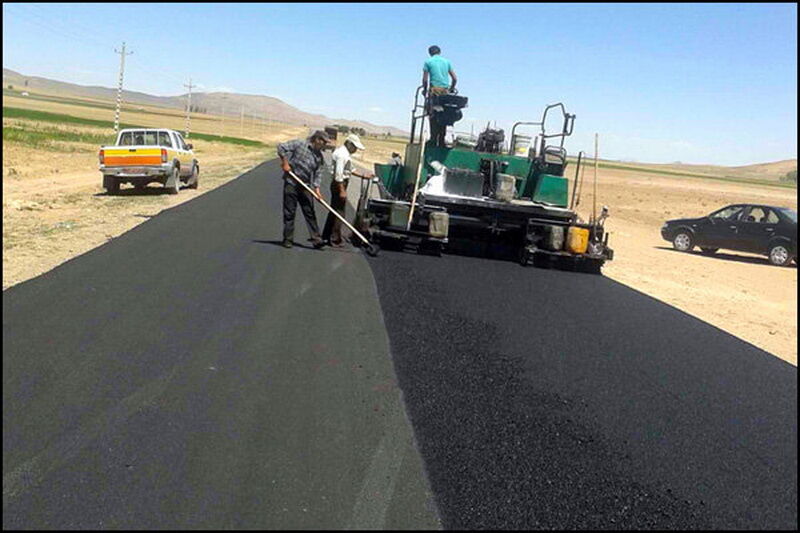 روکش آسفالت ۲۰ کیلومتر جاده ارتباطی کوزران به کرمانشاه انجام شد