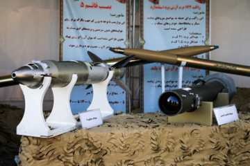 
Des véhicules tactiques, des drones et des systèmes de surveillance audio rejoignent les forces terrestres de l'armée iranienne
