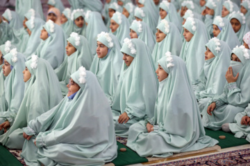 Iran : La « fête des anges » au sanctuaire de l'Imam Reza (P)