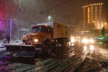 La nieve otoñal cubre de blanco Mashhad