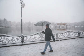 Caída de nieve otoñal en Tabriz