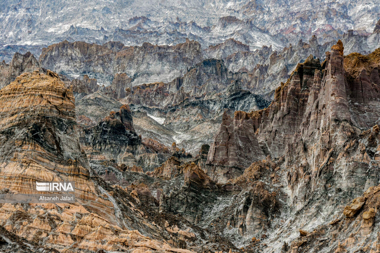 کوه نمکی جاشک