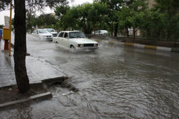 بارندگی وآب گرفتگی در خیابان های سمنان