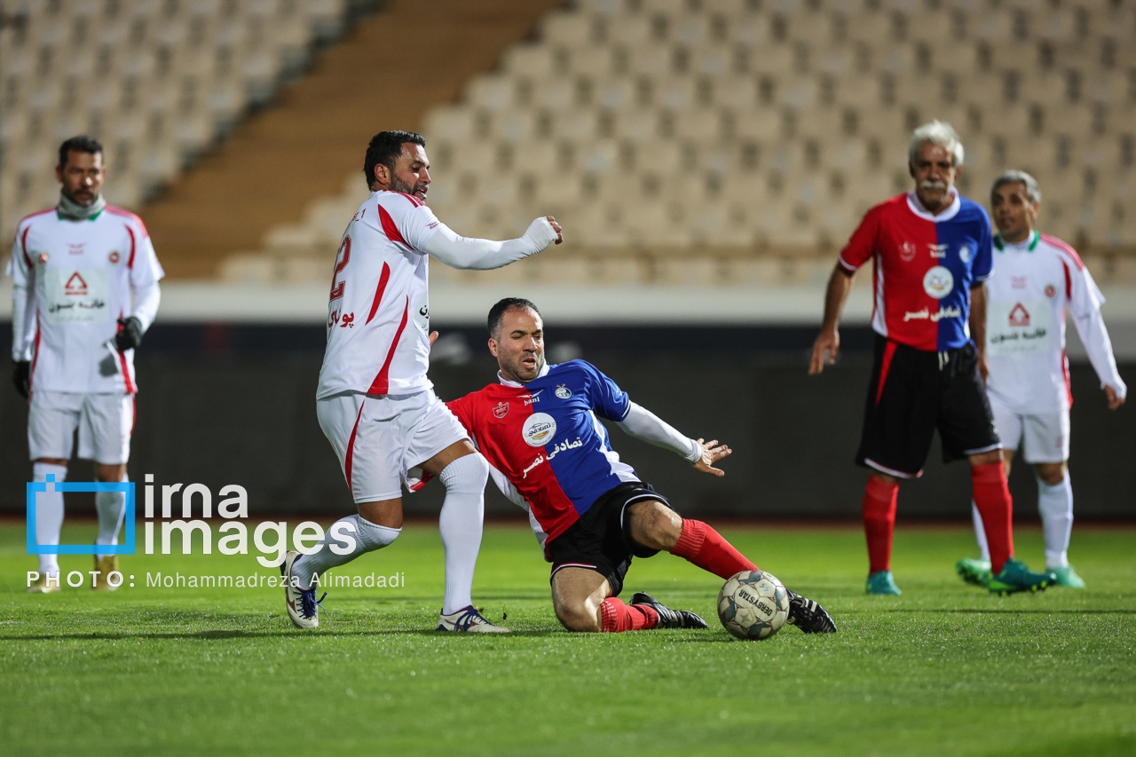 دیدار تیم‌های «منتخب ۹۸» و «پیشکسوتان سرخابی‌ها»