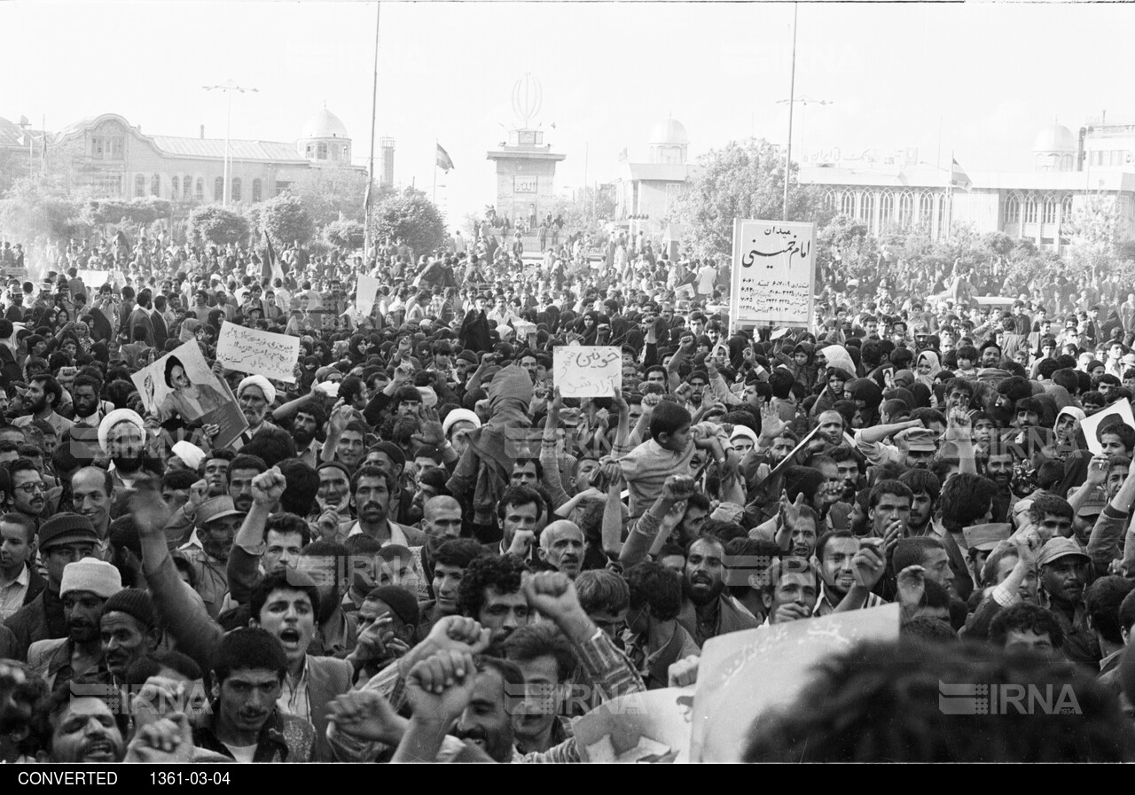 شادمانی مردم همدان به مناسبت فتح خرمشهر