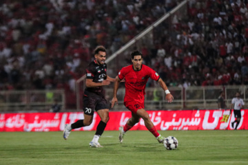 لیگ برتر فوتبال- تراکتور و پرسپولیس