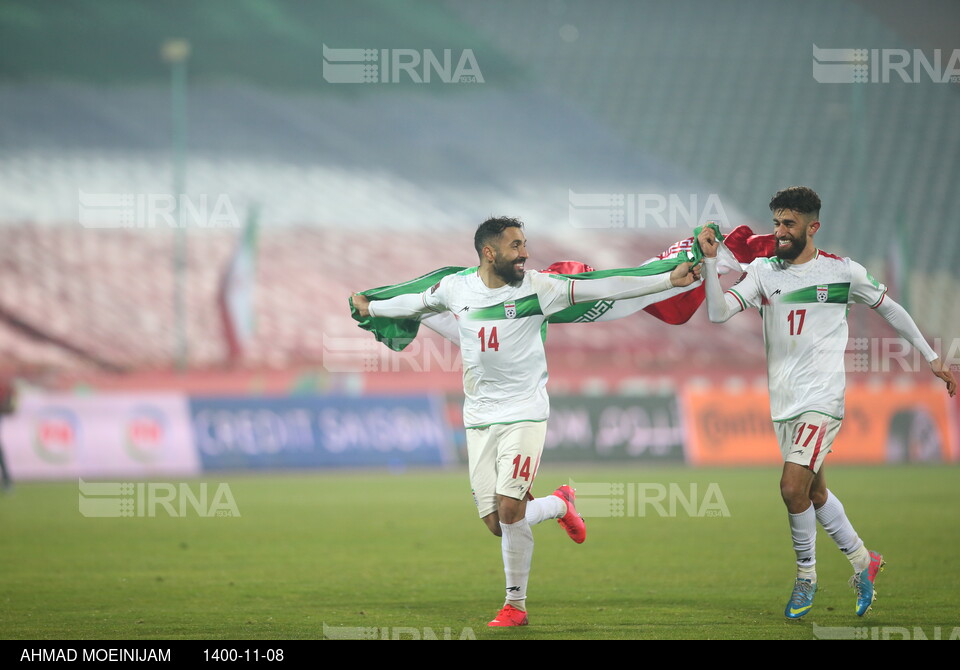 شادی در ورزشگاه آزادی پس از صعود به جام جهانی ۲۰۲۲ قطر