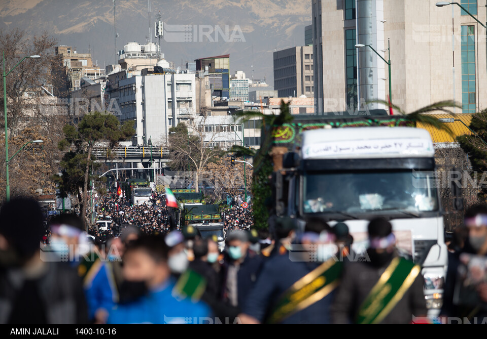 تشییع پیکرهای ۱۵۰ شهید گمنام در تهران