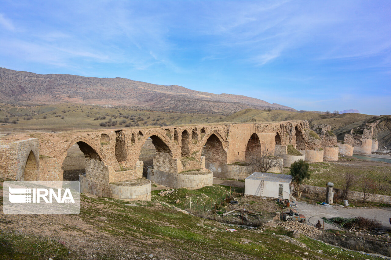 ۴۰ عملیات مرمت آثار تاریخی در لرستان انجام شد