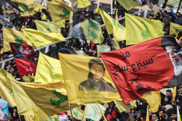 En images : les temps forts des funérailles des martyrs Nasrallah et Safieddine