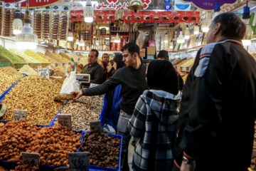 Compras para la noche de Yalda en Teherán