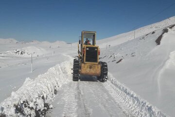 بازگشایی و برف‌روبی مسیرهای روستایی مهاباد