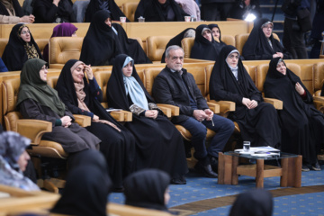 La cérémonie de célébration de la dignité de la femme a eu lieu le dimanche 22 décembre 2024 en présence de Massoud Pezeshkian, le président de la République islamique d'Iran, dans la Salle des Réunions des Dirigeants, à Téhéran.
