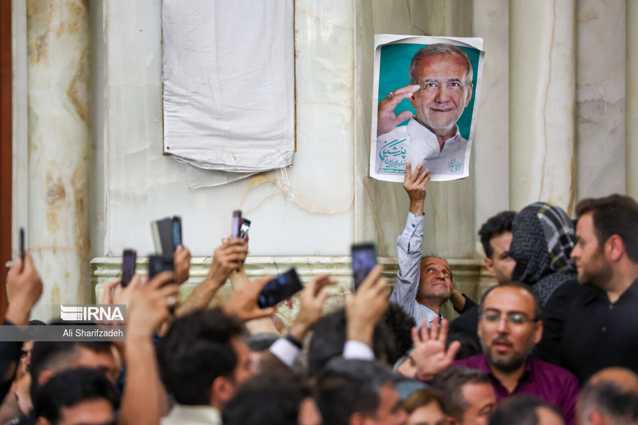 نشست رئیس جمهور منتخب با فعالان ستادی