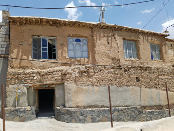 «ملحمدره» روستای پلکانی و بهشتی گمشده در غرب ایران