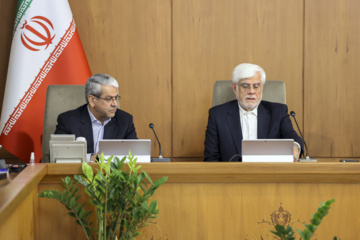 Iran’s new cabinet holds first session