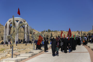 عزاداری جاماندگان اربعین حسینی در جوار شهدای گمنام دانشگاه شیراز