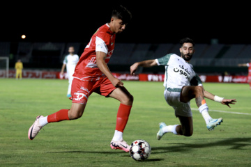 Premier Football League; Persepolis versus Zob Ahan