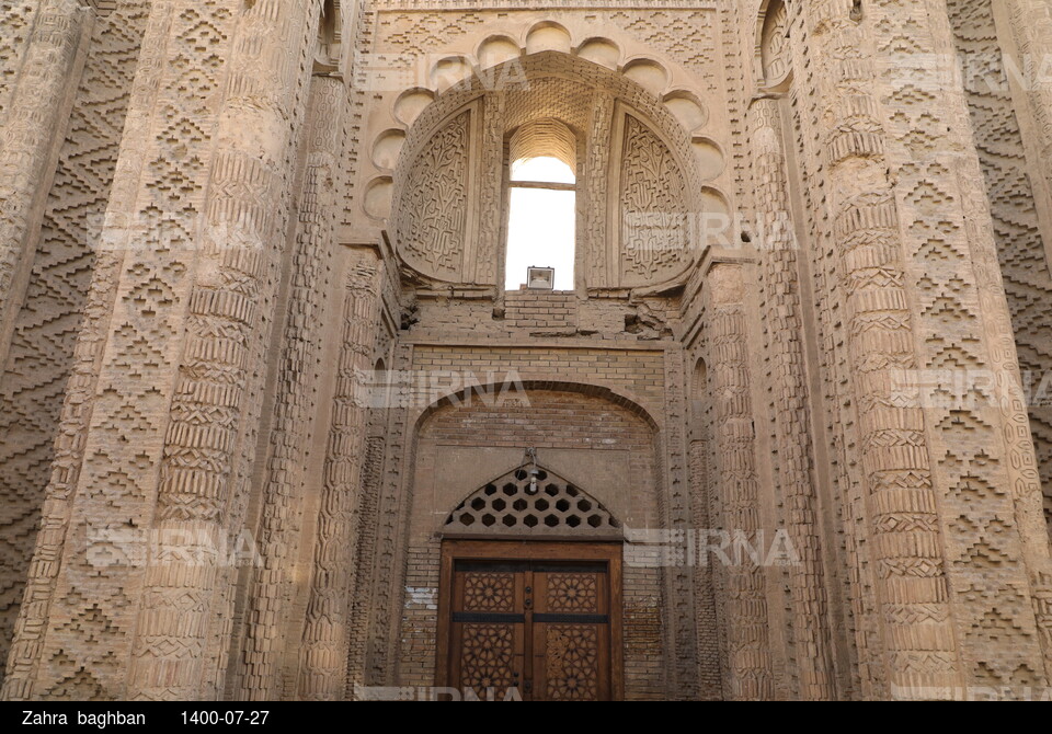 فرونشست بنای تاریخی مسجد حکیم