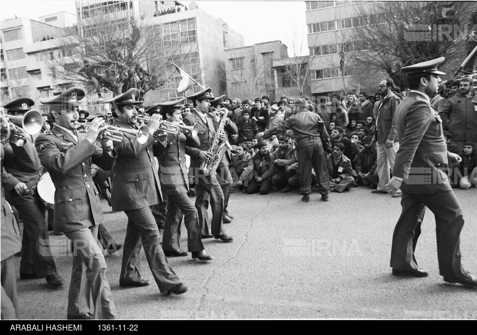 رژه نیروهای مسلح در آغاز پنجمین سالگرد پیروزی انقلاب اسلامی